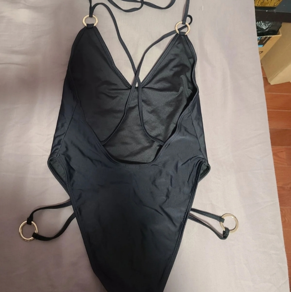 Bathsuit - Picture 2 of 2